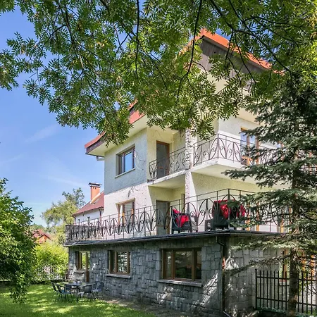 Large In Centre Of By Rent Like Apartment