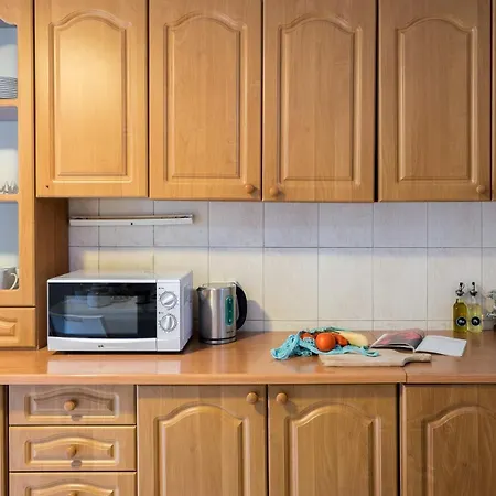 Large In Centre Of By Rent Like