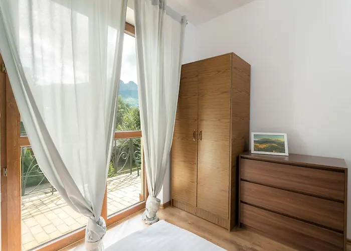 Large In Centre Of By Rent Like Apartamento