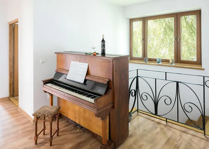 Large In Centre Of By Rent Like Apartamento *