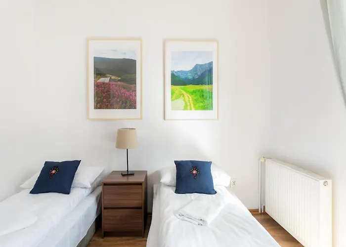 Large In Centre Of By Rent Like Apartamento