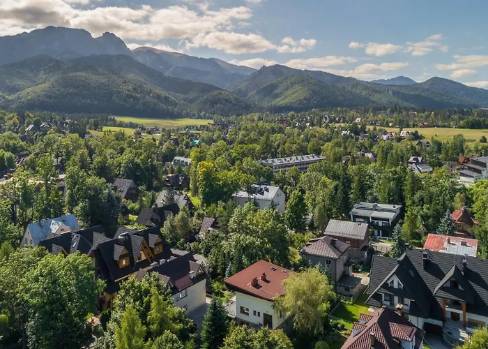 Large In Centre Of By Rent Like *