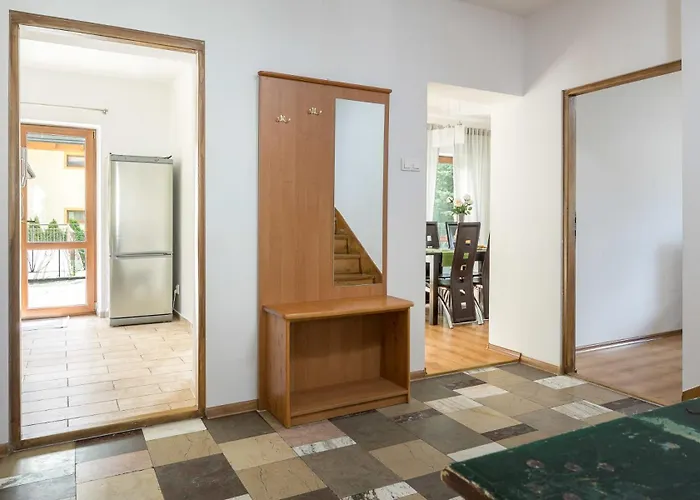 Apartamento Large In Centre Of By Rent Like