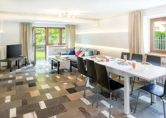 Large In Centre Of By Rent Like Apartamento *